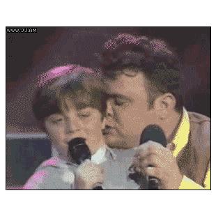 소름 돋는 가수