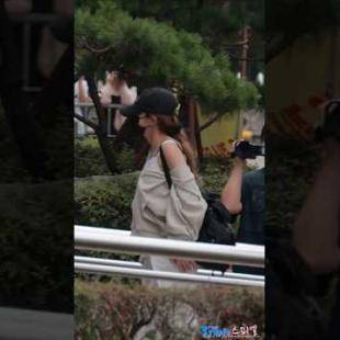 5인으로 컴백한 프로미스나인 송하영 이나경 뮤직뱅크 출근길