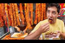 China's Wildest Street Food Market 🇨🇳 What They DON’T Show Tourists! (Kunming)