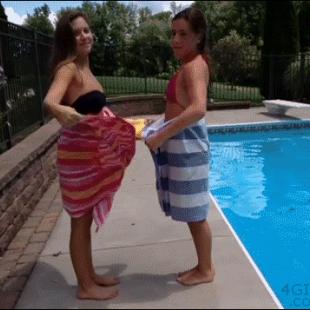 Poolside-twerking-fail