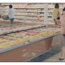 Woman-supermarket-tail