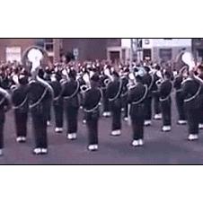 밴드 연주중에 한 아이가~~