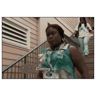 계단에서 넘어져 기어서~~