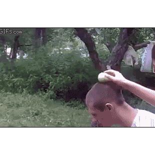 걷어찬 사과 아닌 머리