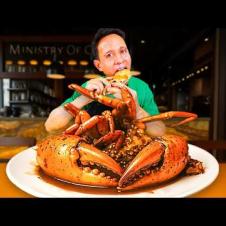 BIGGEST Blue Crab I’ve Ever Seen!! Sri Lanka’s XXXL Seafood!!