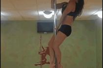 Strong-pole-dancer