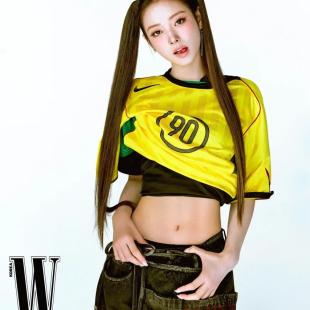 MEOVV (미야오) W Korea