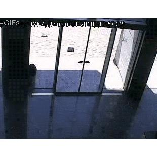 Automatic-glass-doors-fail