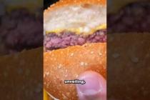 Eating a Burger at New York’s MOST LEGENDARY Steakhouse – Worth it?