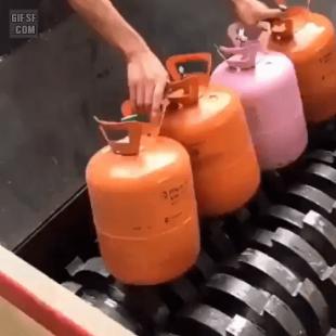 냉매 가스통 분쇄