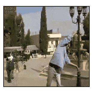 Lamp_post_handstand