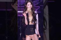 컨페티 잡고 퇴장하는 장원영 뒤태 #WONYOUNG