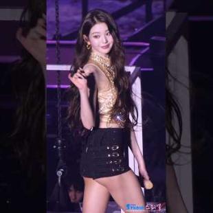 컨페티 잡고 퇴장하는 장원영 뒤태 #WONYOUNG