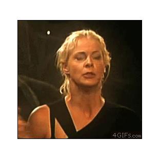 열정적인 연주자의 얼굴표정