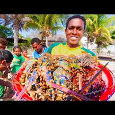 Best STREET FOOD in Madagascar!! 29 Meals in Africa’s Biggest Island!! [Full Documentary]