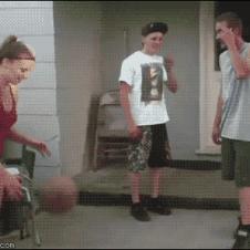 의자 덩크슛 실패