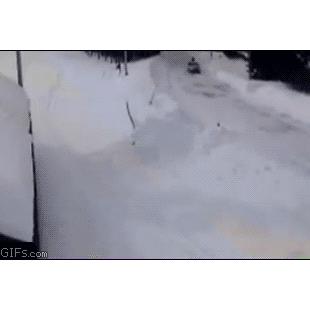 스키 점프 지붕 충돌