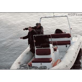 보트 수류탄 폭발