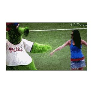 마스코트와 함께 춤을...